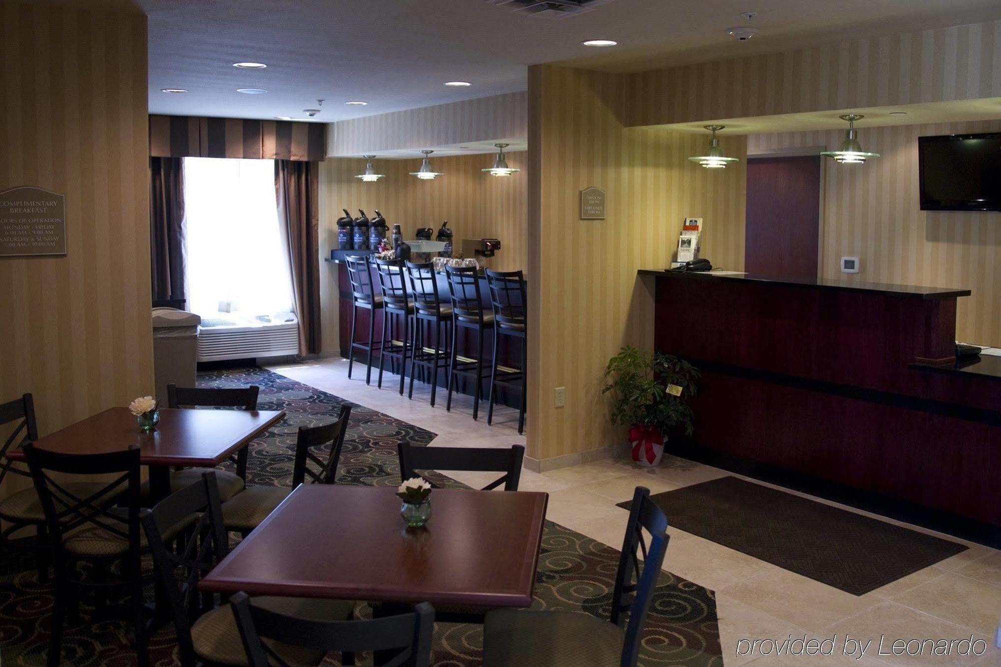 Boarders Inn & Suites By Cobblestone Hotels - Oshkosh Restaurant foto